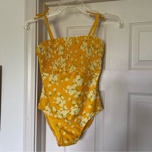 Cat & Jack girl’s large (10-12) yellow floral swimsuit